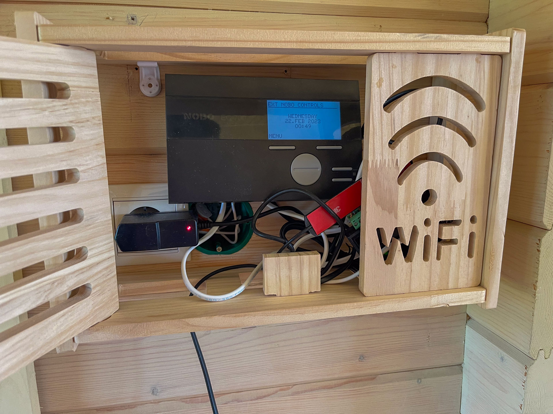 Модуль управления: Wi-Fi и контроль отопления по СМС в одной коробке