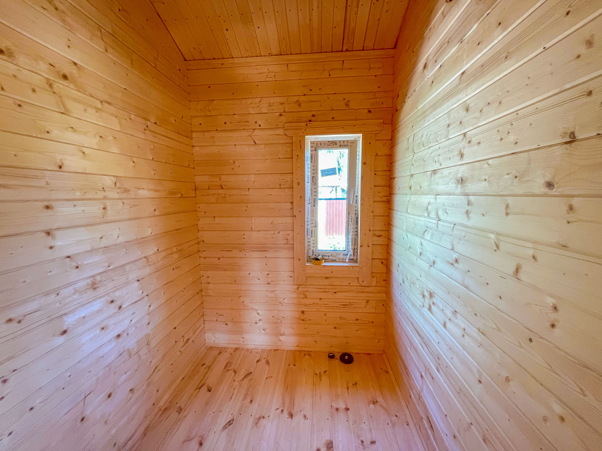 Санузел 3.6 м² с окном 500×1200